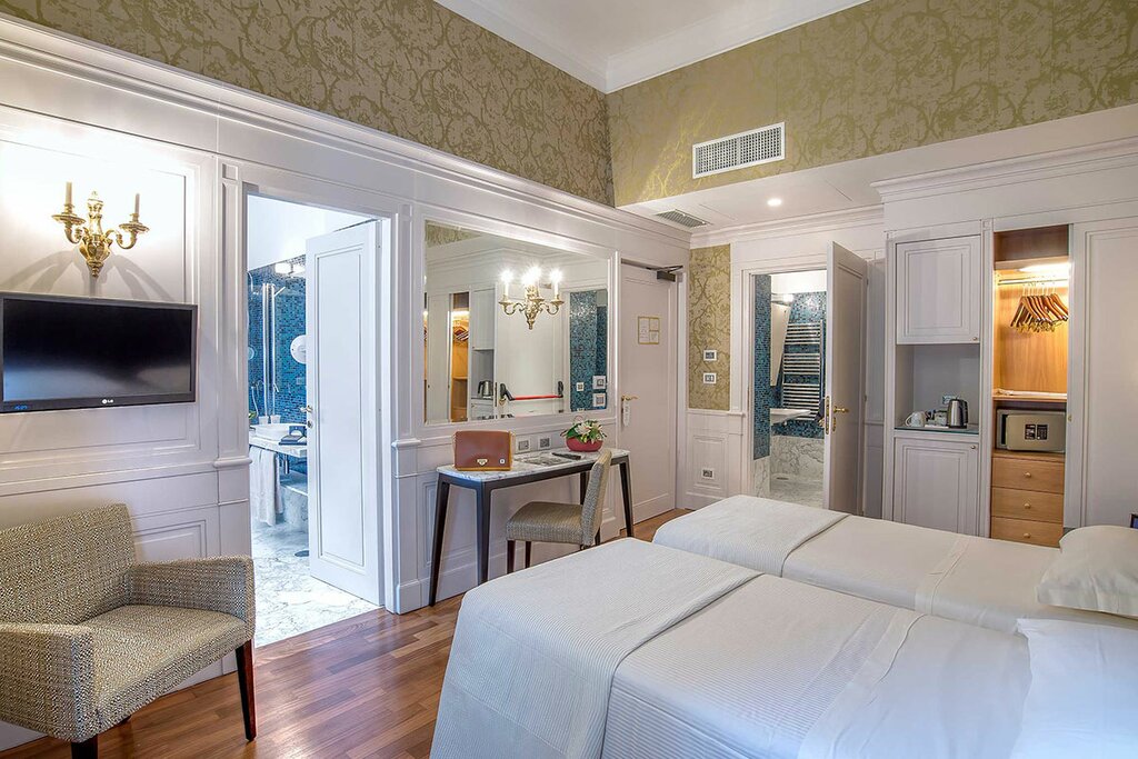 Hotel32