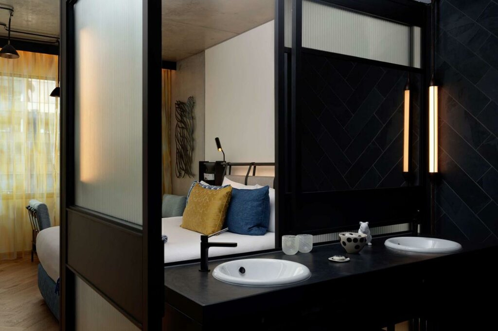 Hotel1421