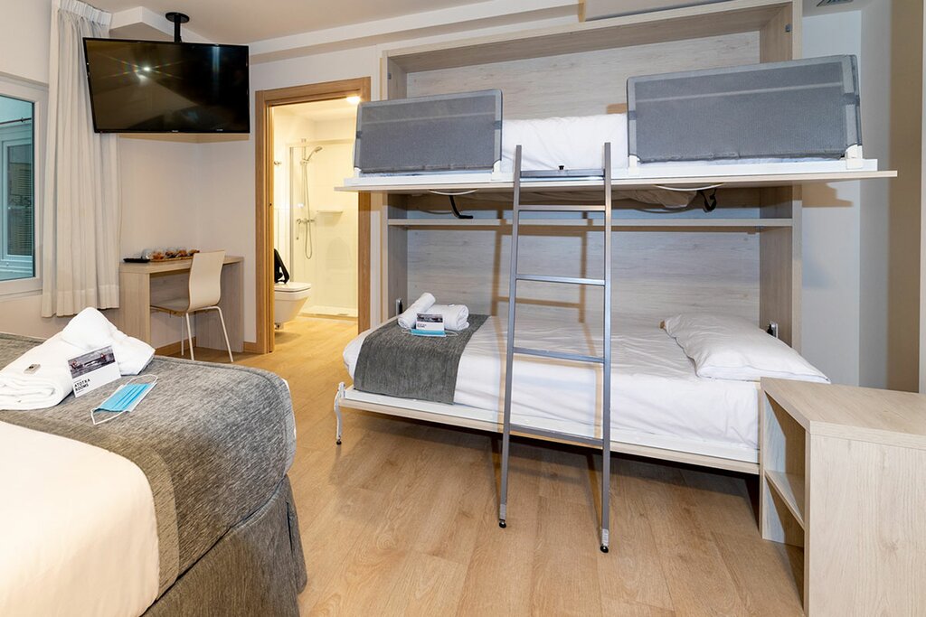 Hotel870