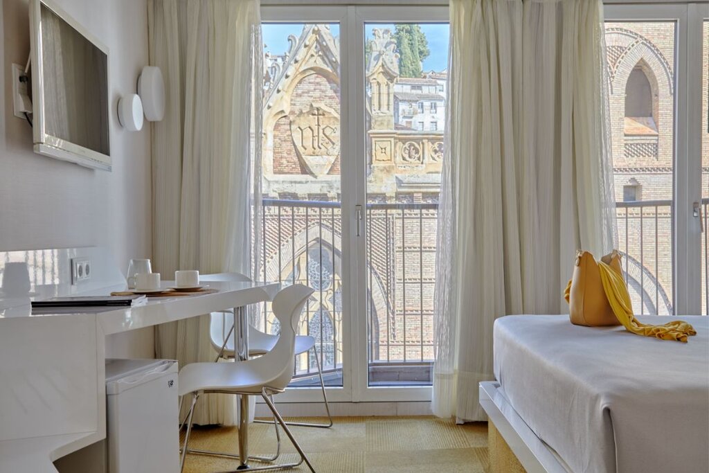 Hotel803