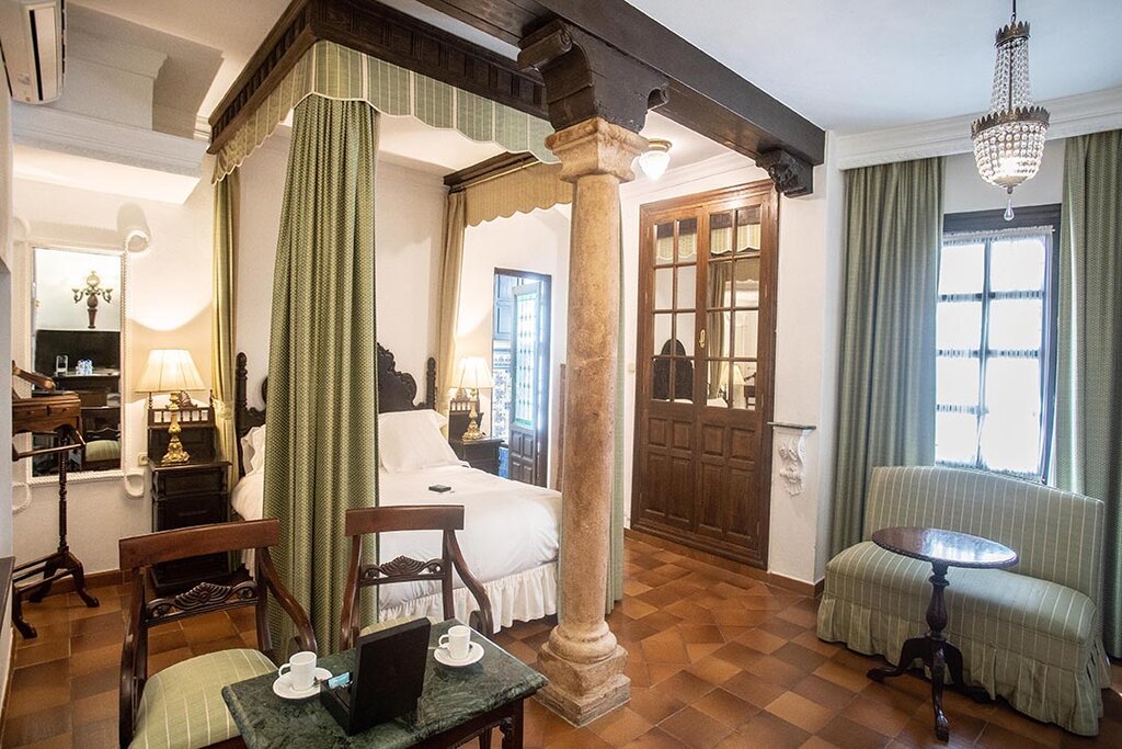Hotel728