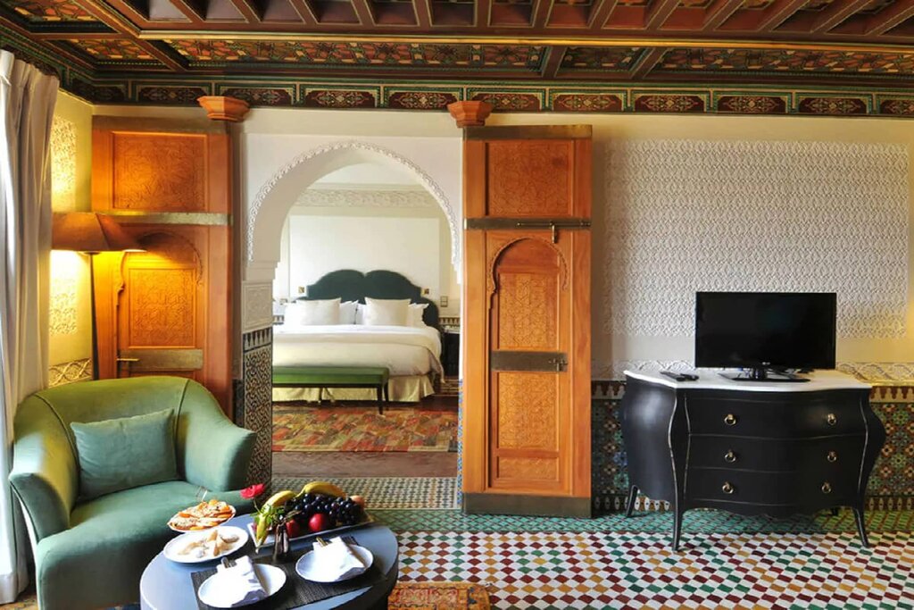 Hotel72