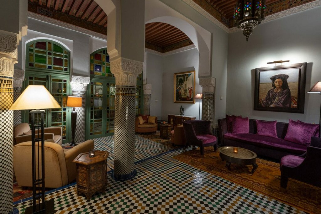 Hotel72