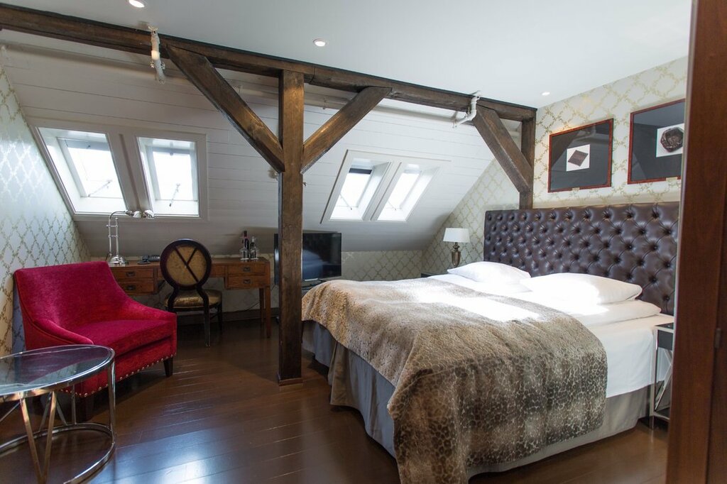Hotel379