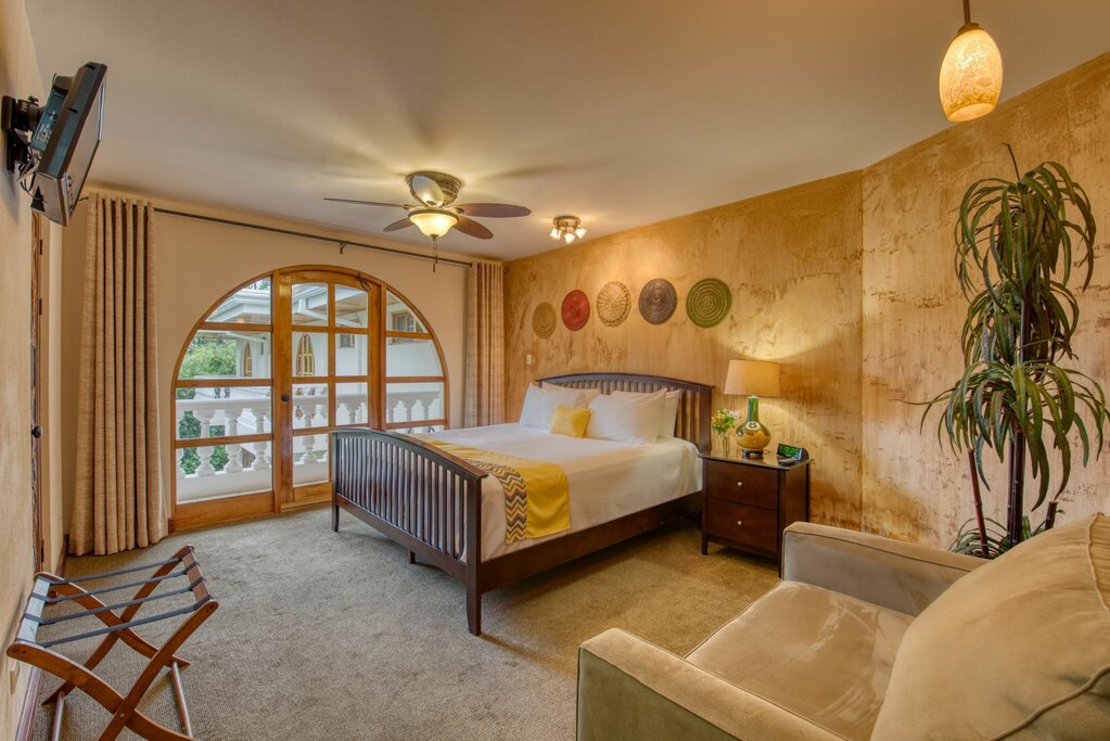 Hotel235