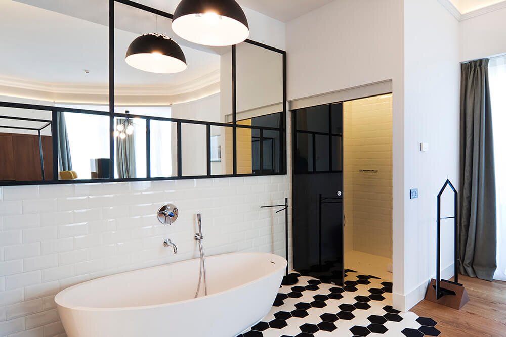 Hotel704