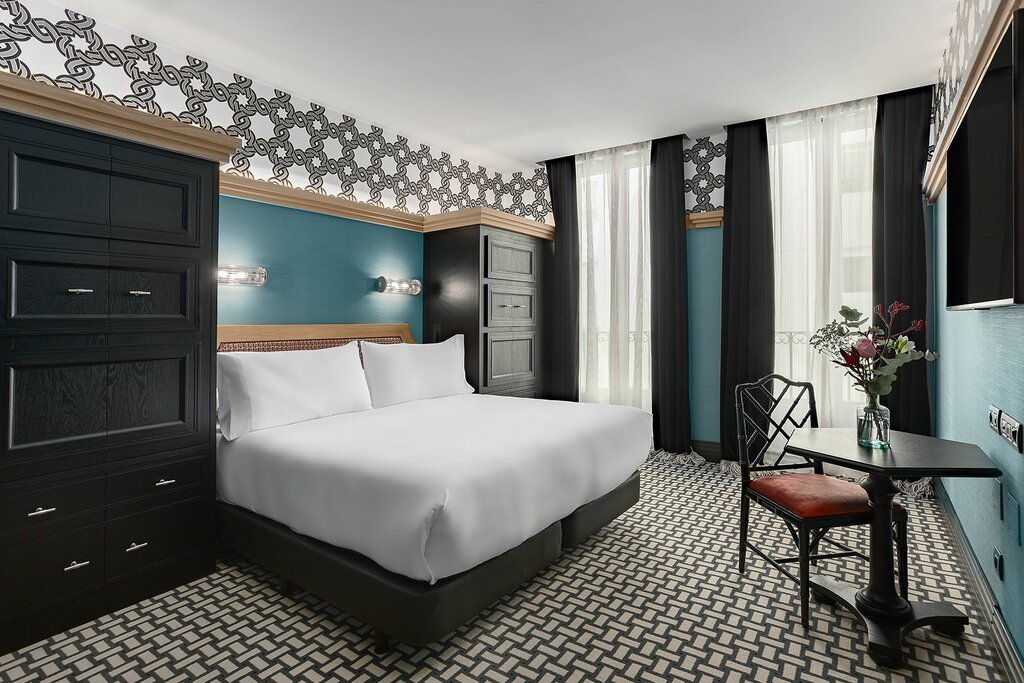 Hotel768