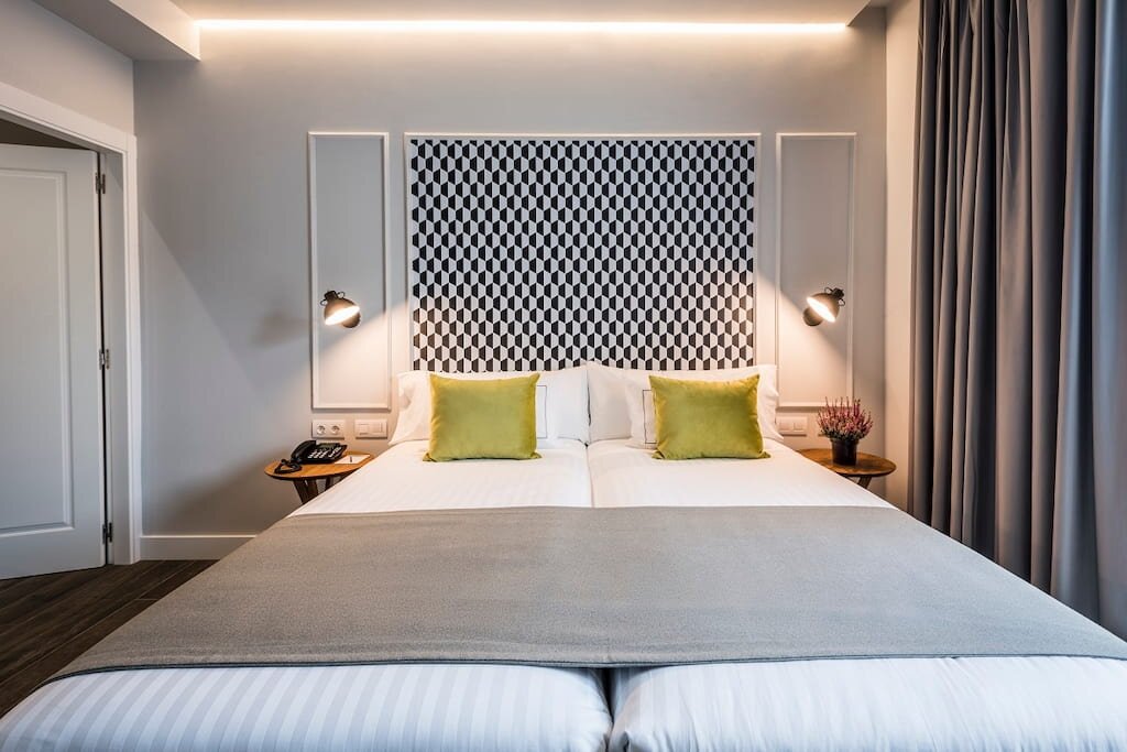 Hotel738