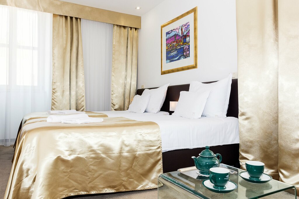 Hotel1348