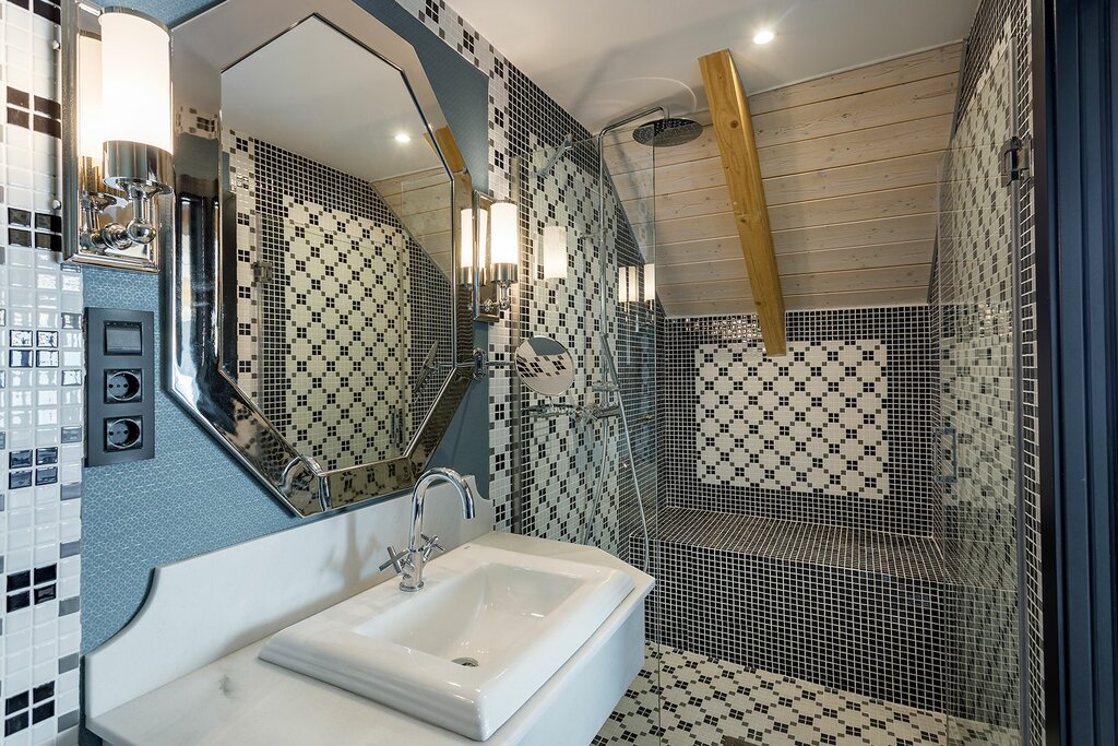 Hotel768