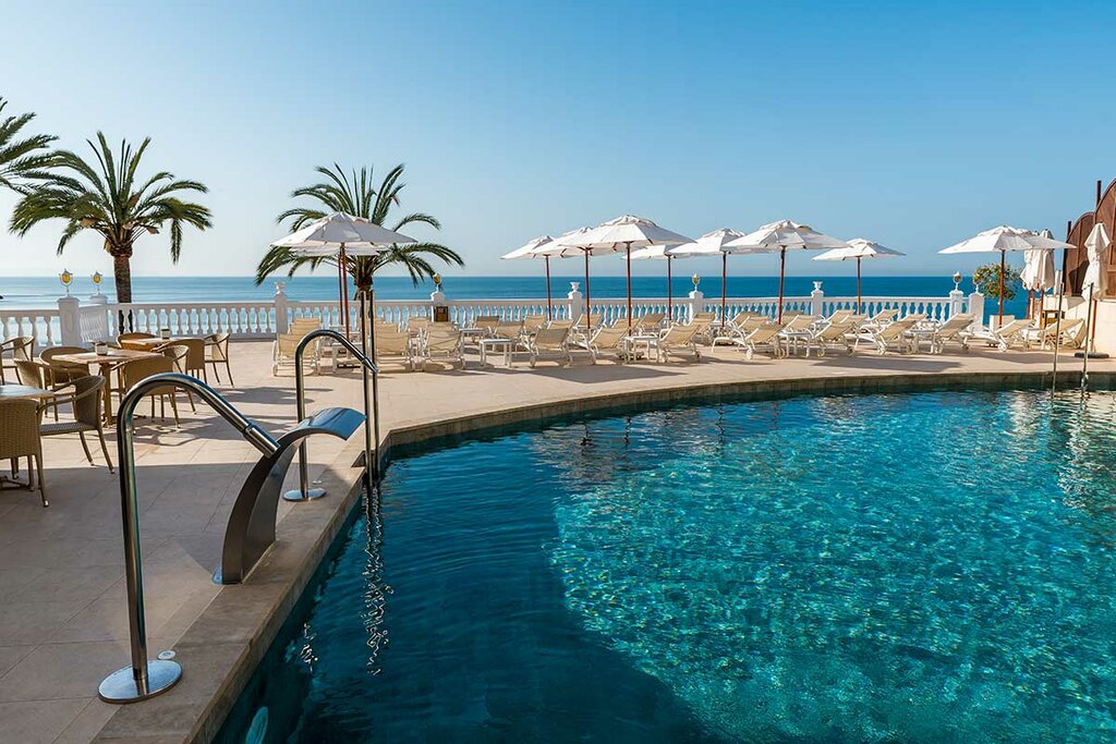 Hotel995