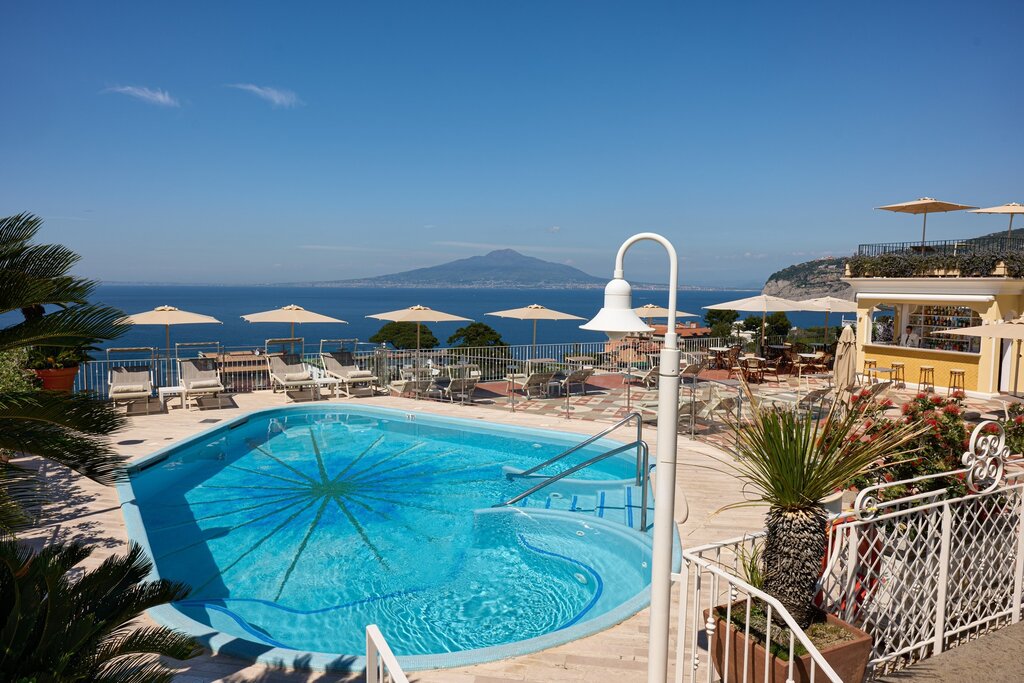Hotel16