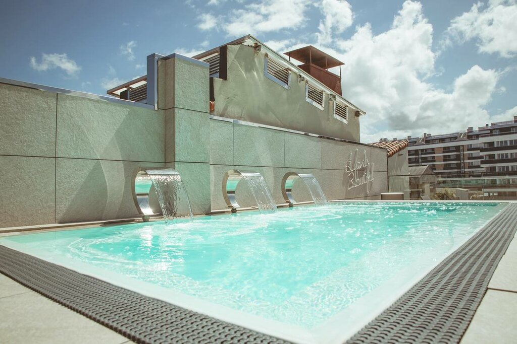 Hotel896