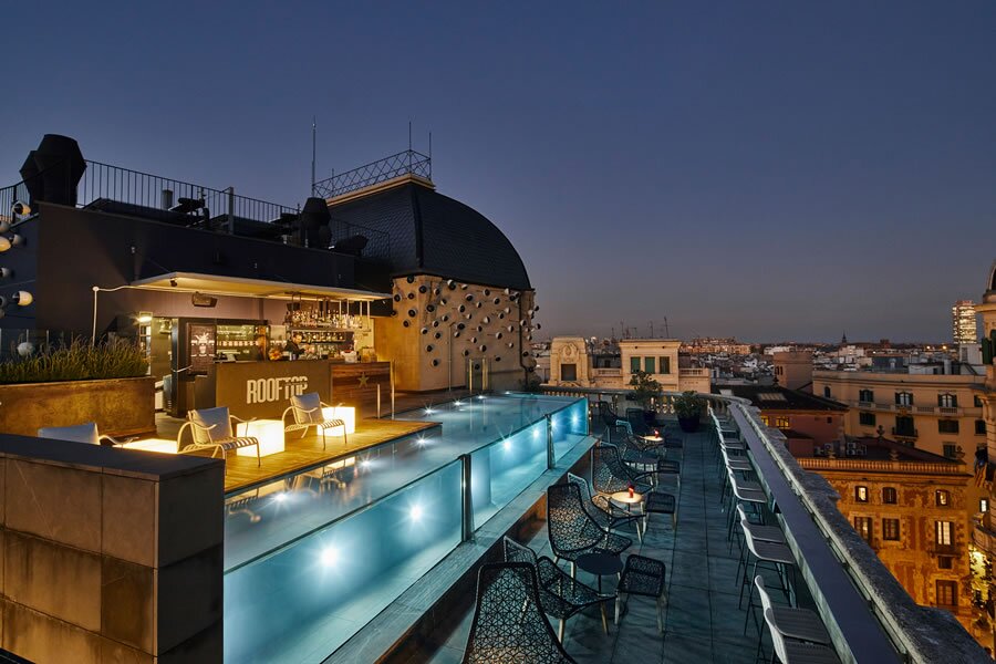 Hotel695