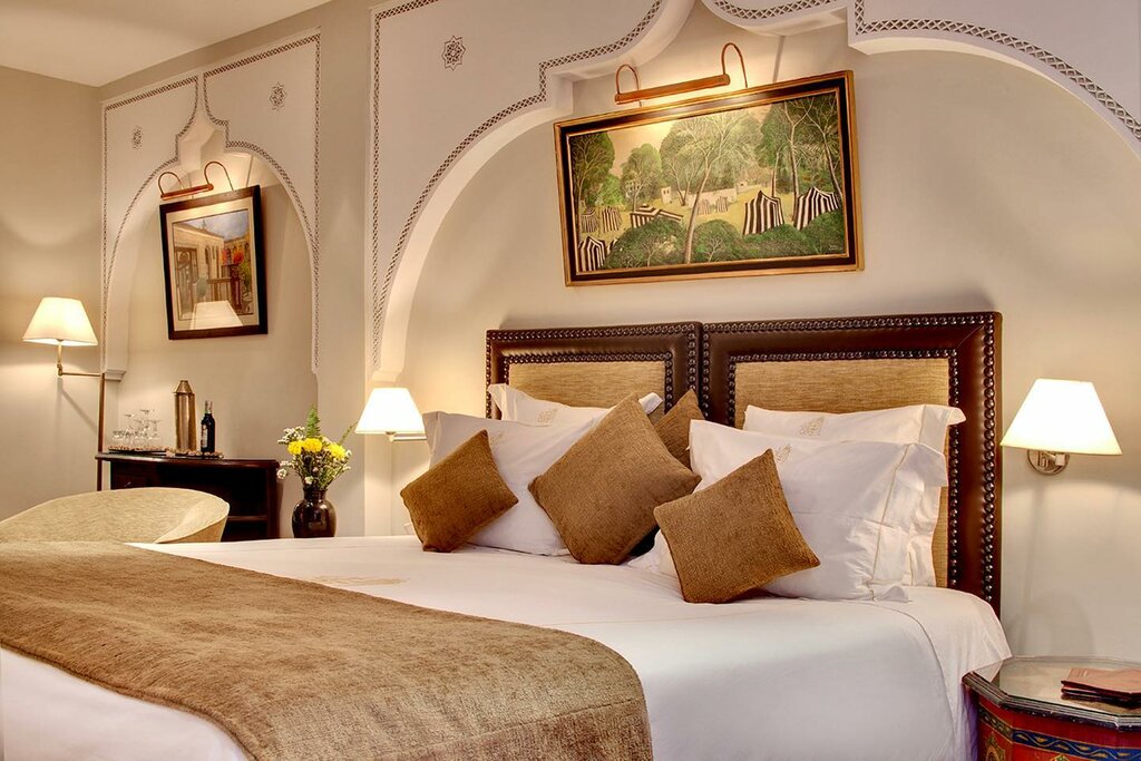 Hotel73