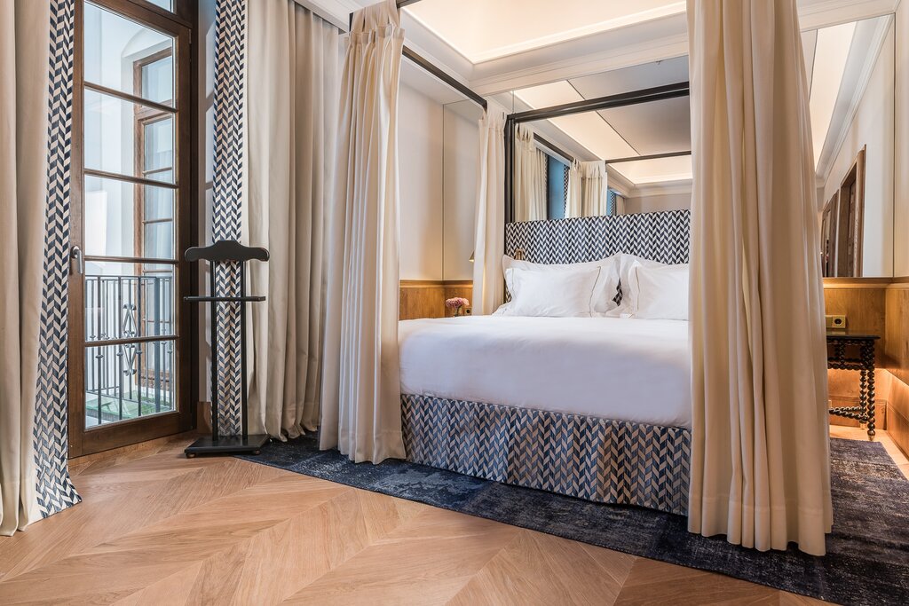 Hotel705