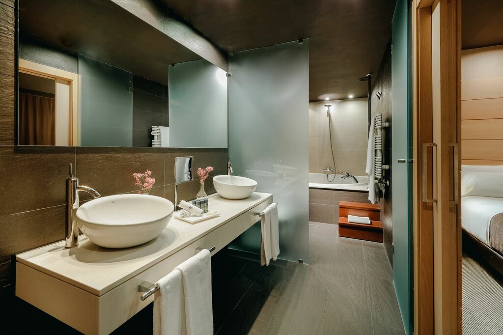 Hotel764