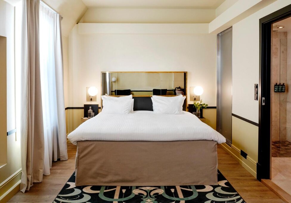 Hotel348