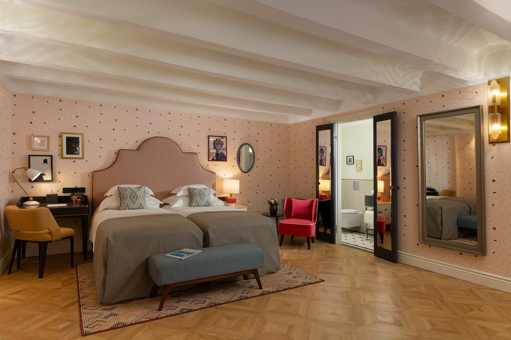 Hotel1350