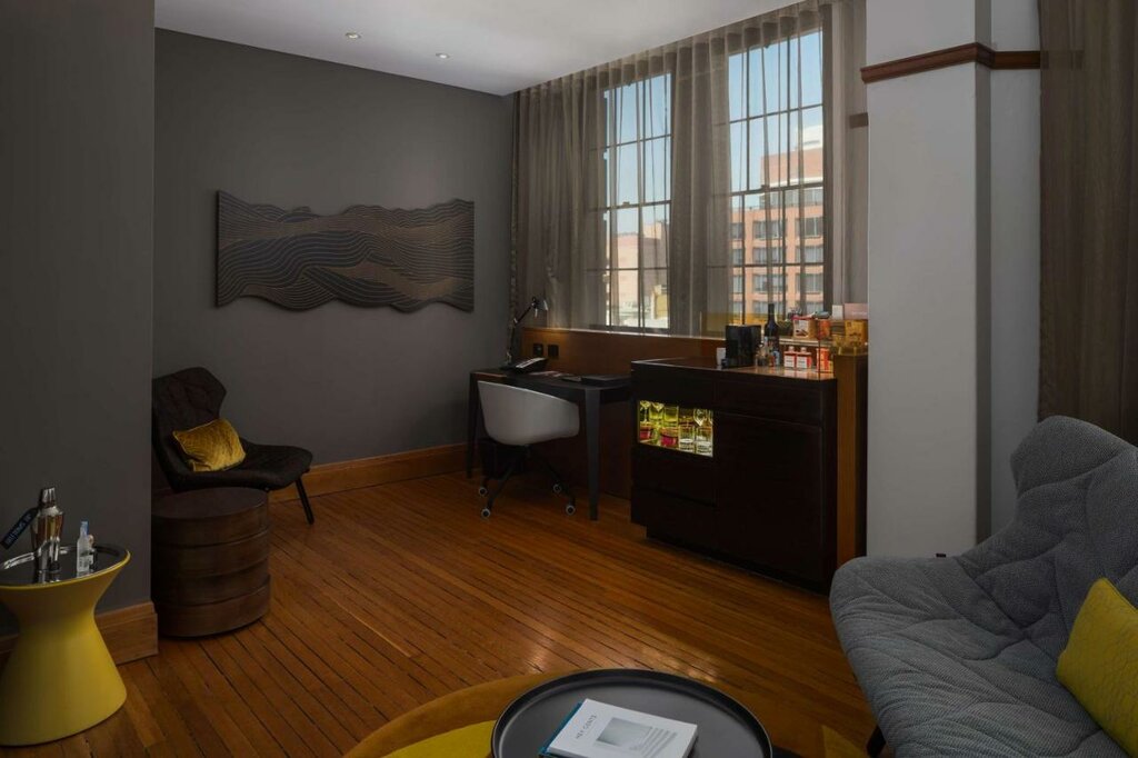 Hotel1402