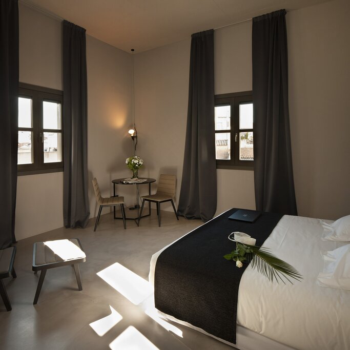 Hotel987
