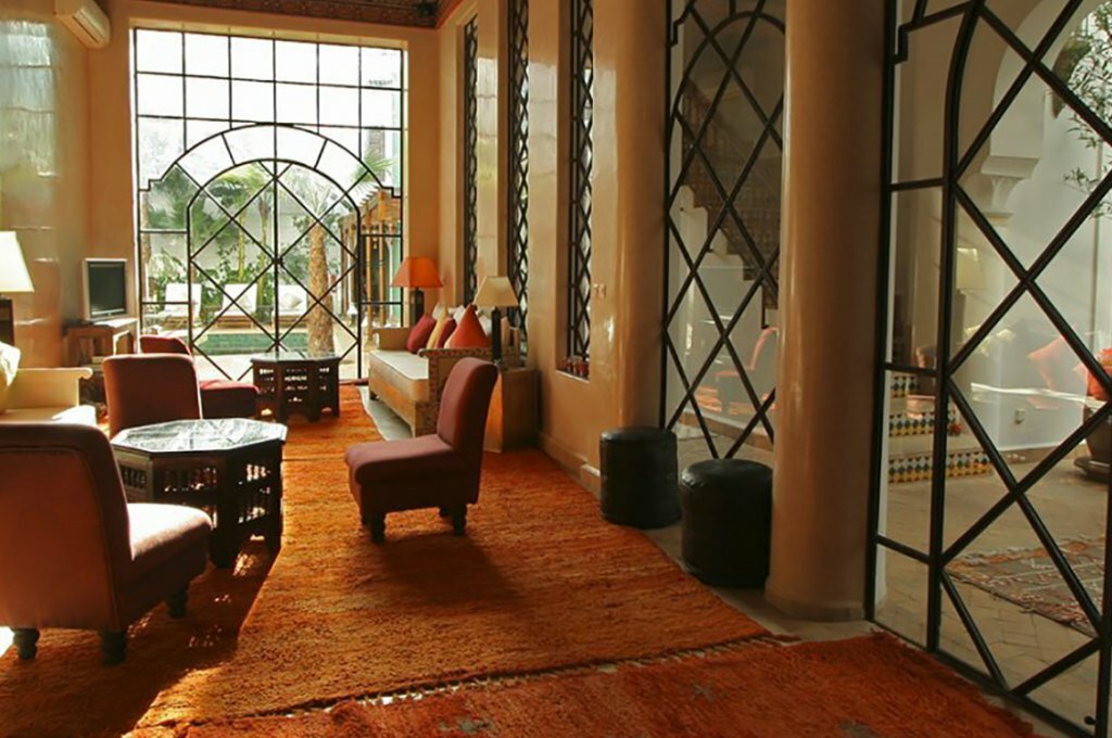 Hotel82