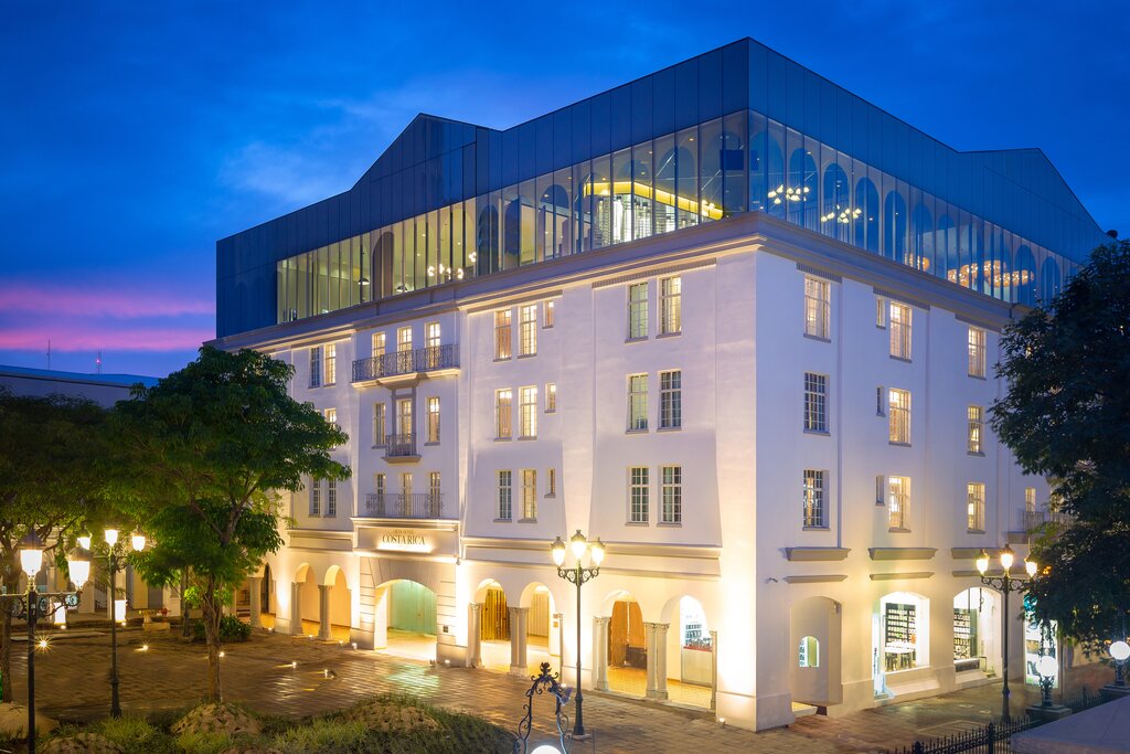 Hotel185