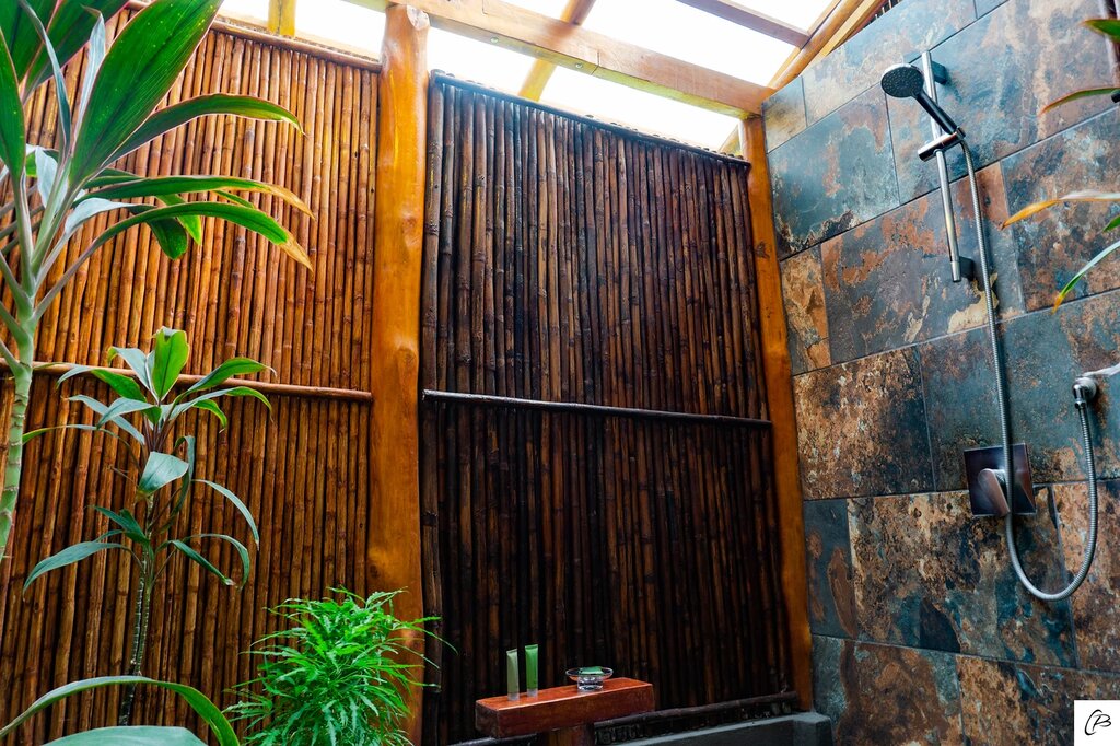 Hotel323