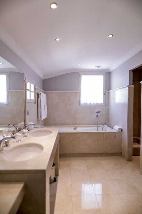 Hotel1282