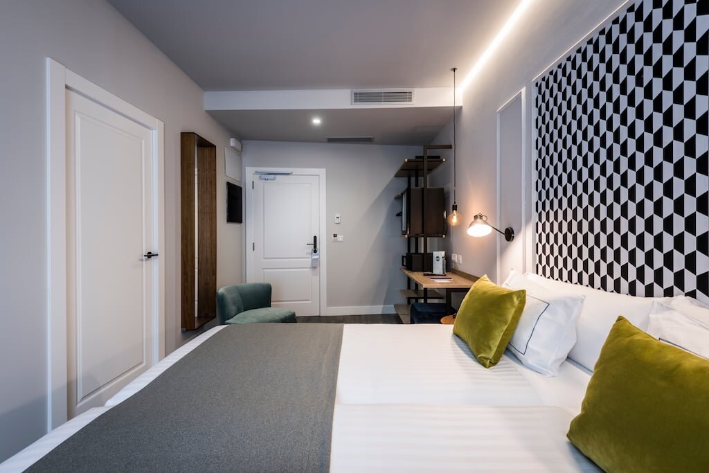 Hotel738