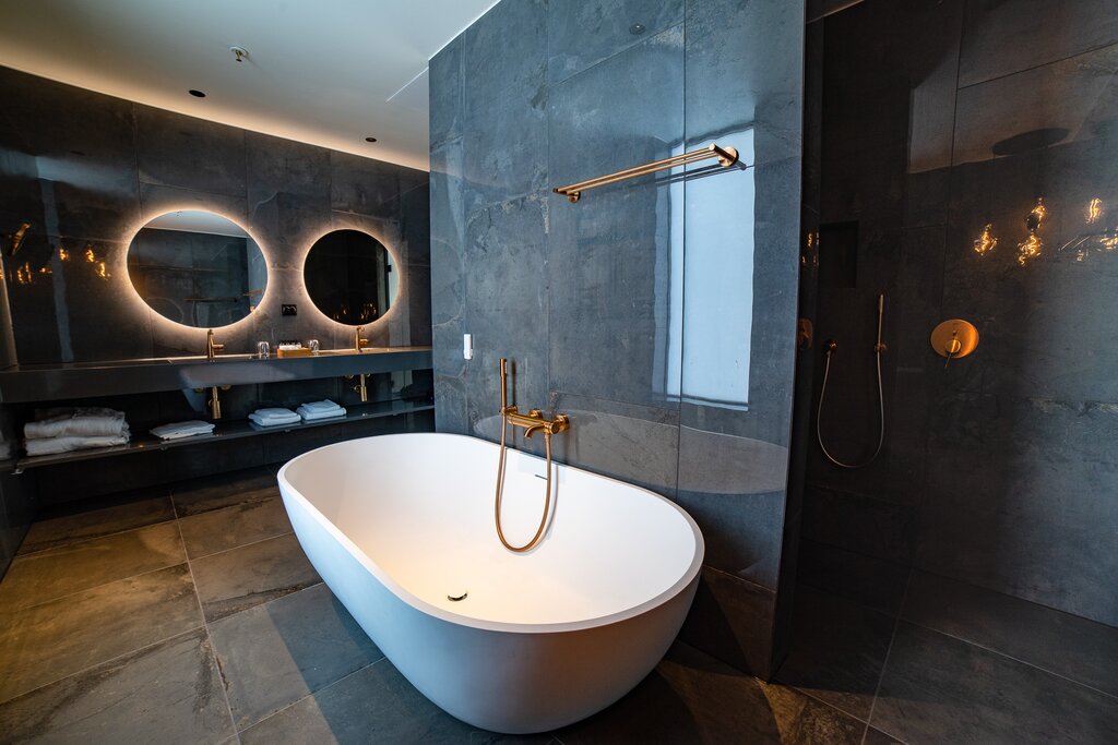Hotel374