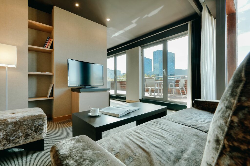 Hotel764