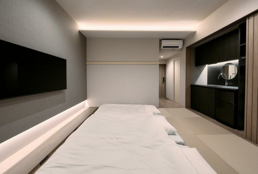 Hotel144