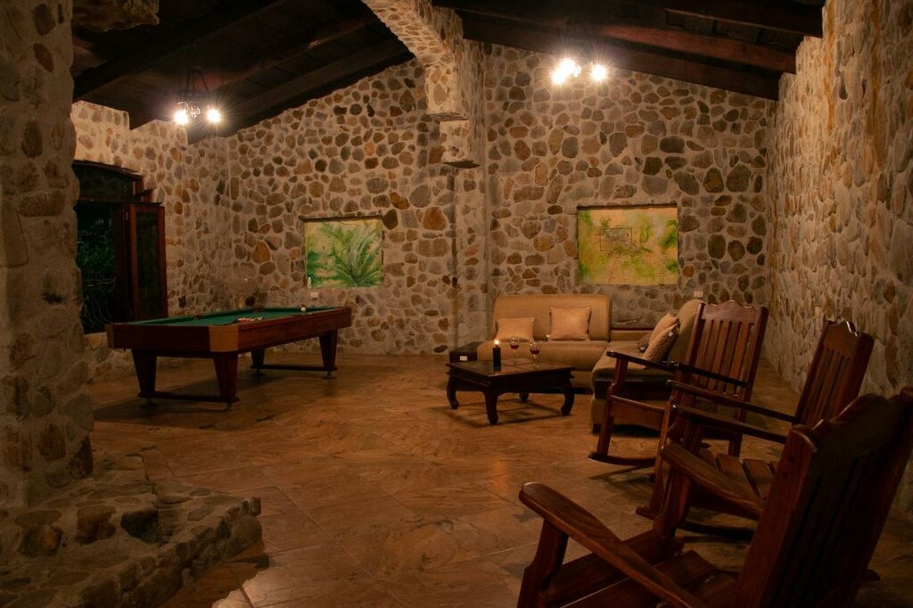 Hotel243