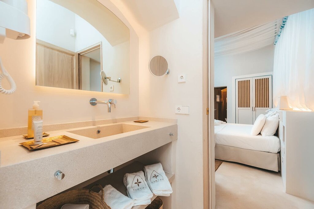 Hotel864