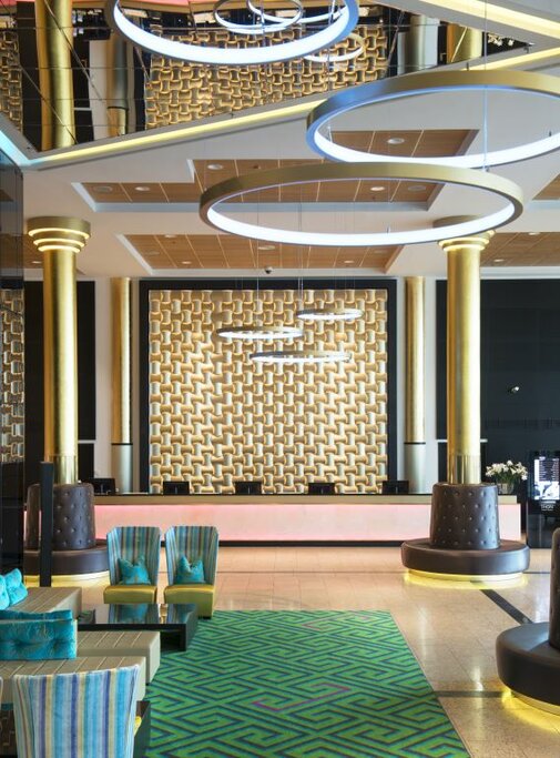 Hotel353