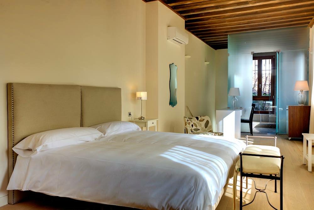 Hotel943