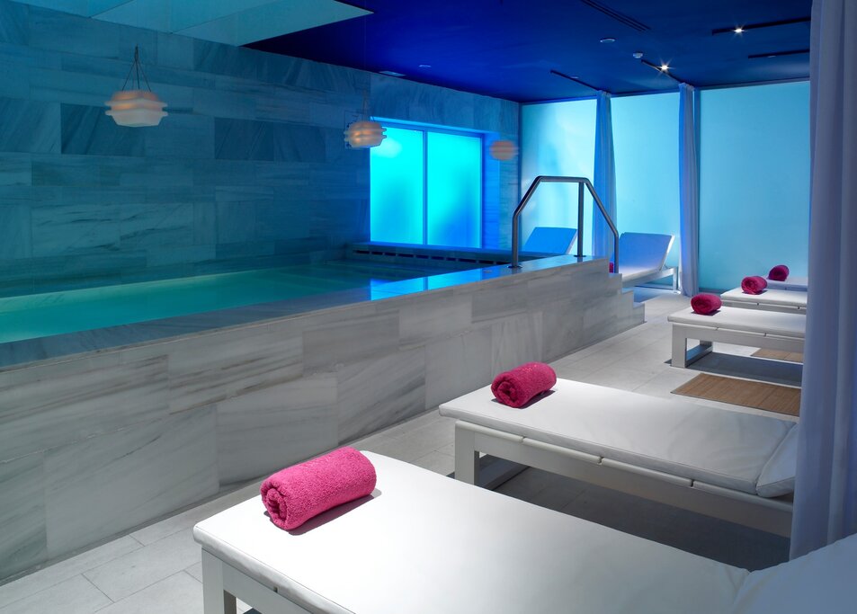 Hotel961
