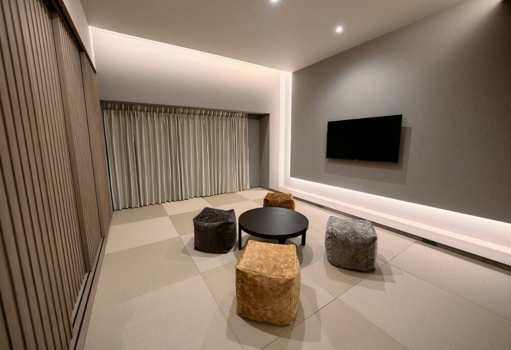 Hotel144