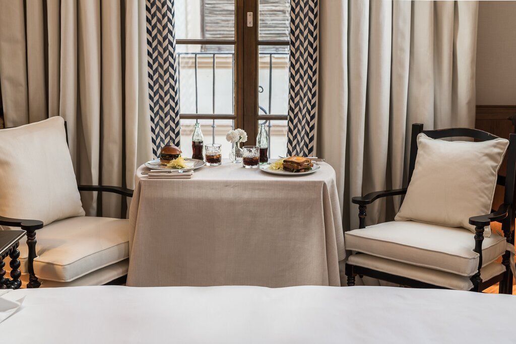 Hotel705