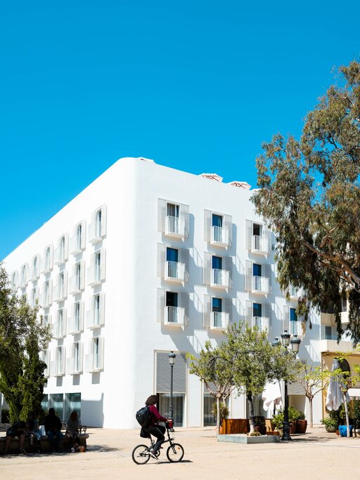 Hotel932