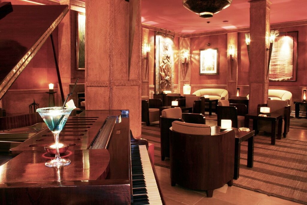 Hotel73