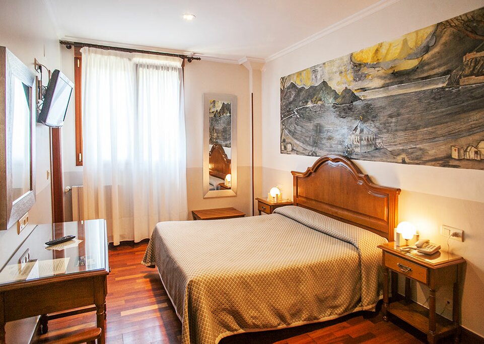 Hotel898