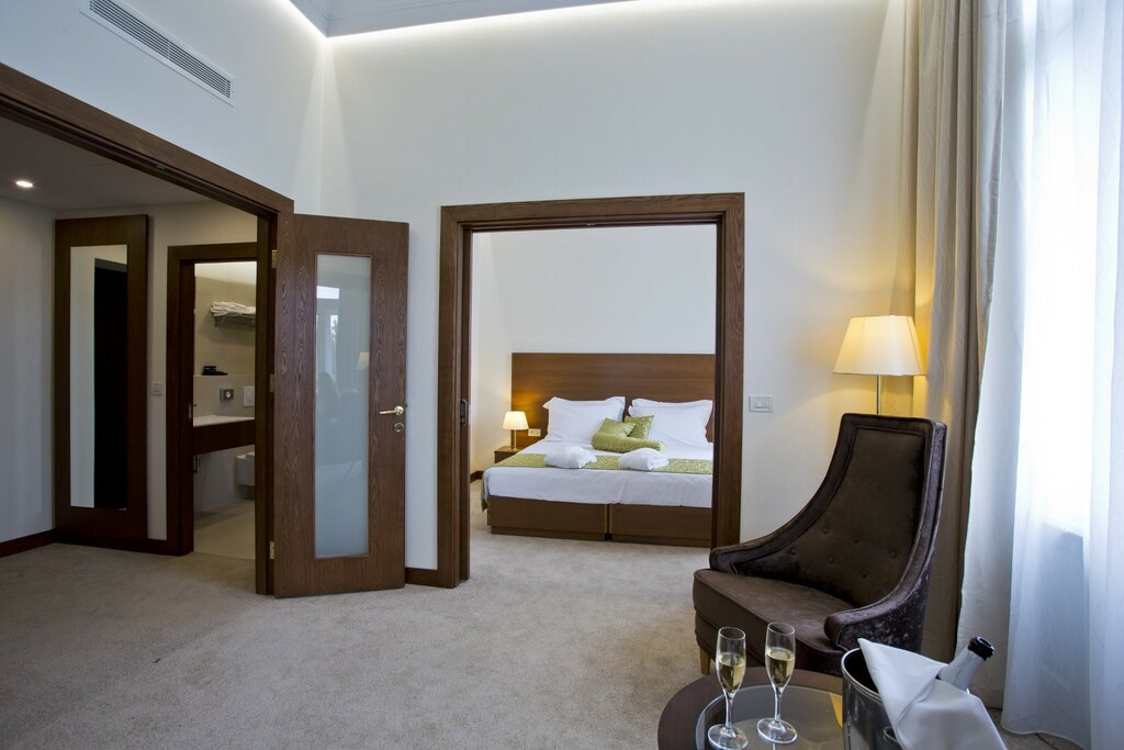 Hotel1372