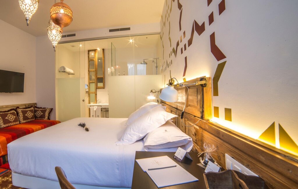 Hotel694
