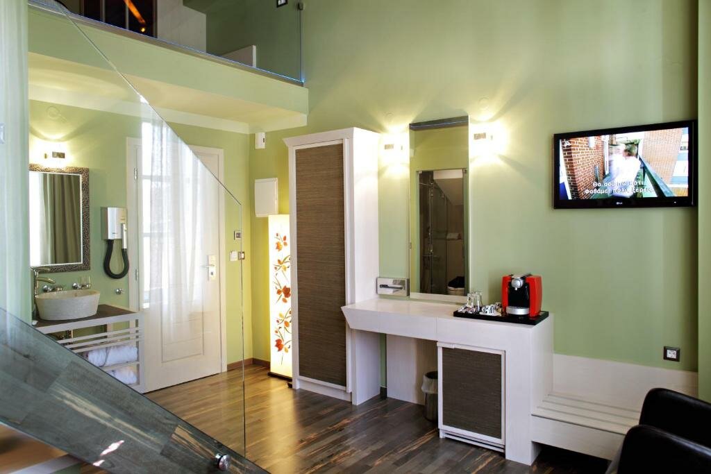 Hotel599