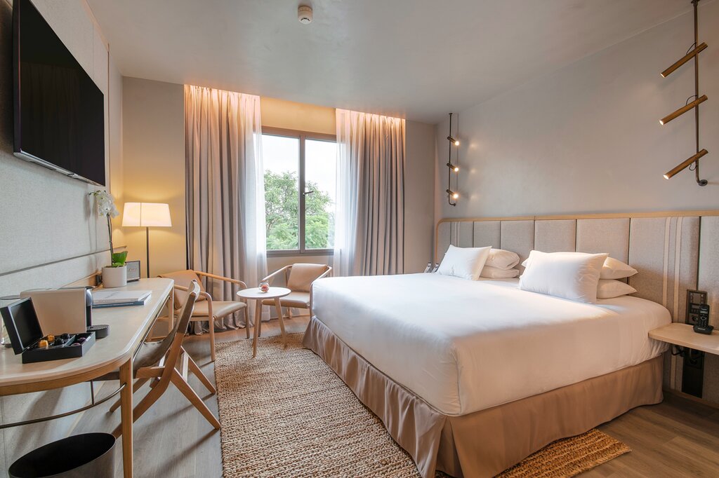 Hotel696