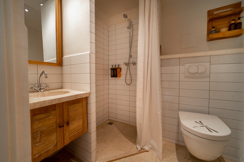 Hotel383