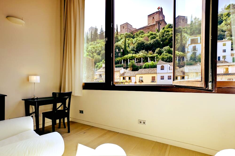 Hotel943