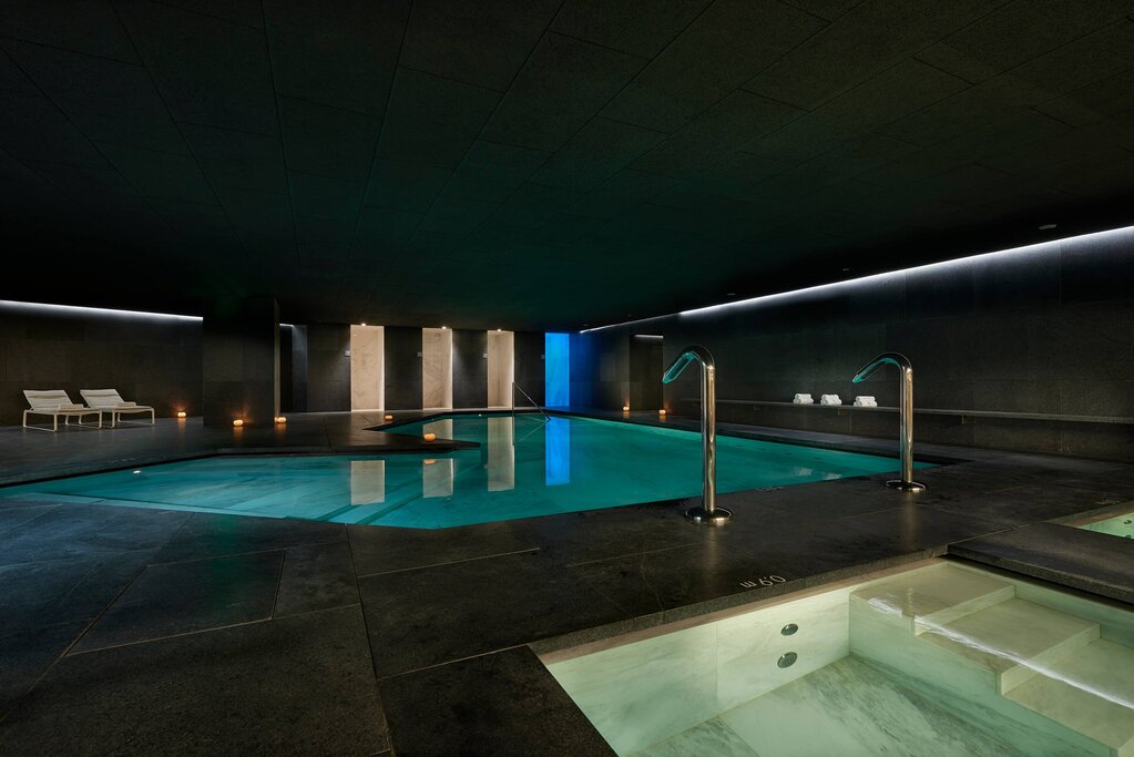 Hotel676